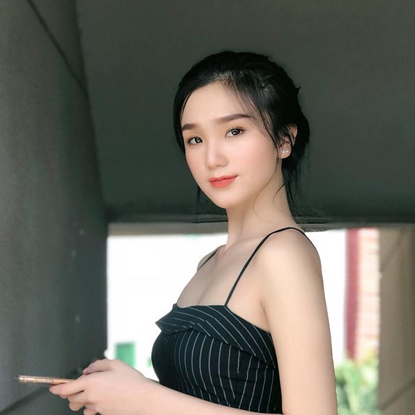 Nhan sắc ngỡ ngàng của nữ sinh 'mặc áo dài đẹp nhất Marie Curie' ảnh 13