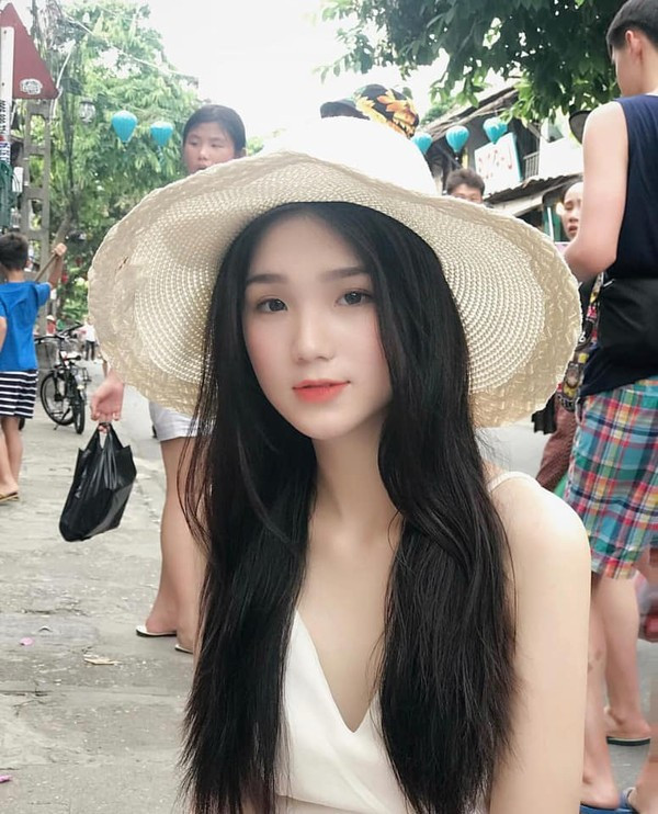 Nhan sắc ngỡ ngàng của nữ sinh 'mặc áo dài đẹp nhất Marie Curie' ảnh 21