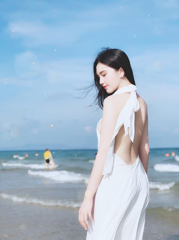 Nhan sắc ngỡ ngàng của nữ sinh 'mặc áo dài đẹp nhất Marie Curie' ảnh 18