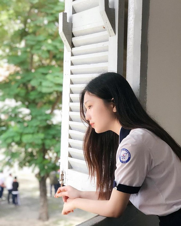 Nhan sắc ngỡ ngàng của nữ sinh 'mặc áo dài đẹp nhất Marie Curie' ảnh 5