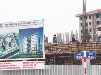 “Mức 14 triệu đồng/m2 là quá cao”, Thứ trưởng Bộ Xây dựng Nguyễn Trần Nam nói. Ảnh: N.T. “Mức 14 triệu đồng/m2 là quá cao”, Thứ trưởng Bộ Xây dựng Nguyễn Trần Nam nói Ảnh: N.T