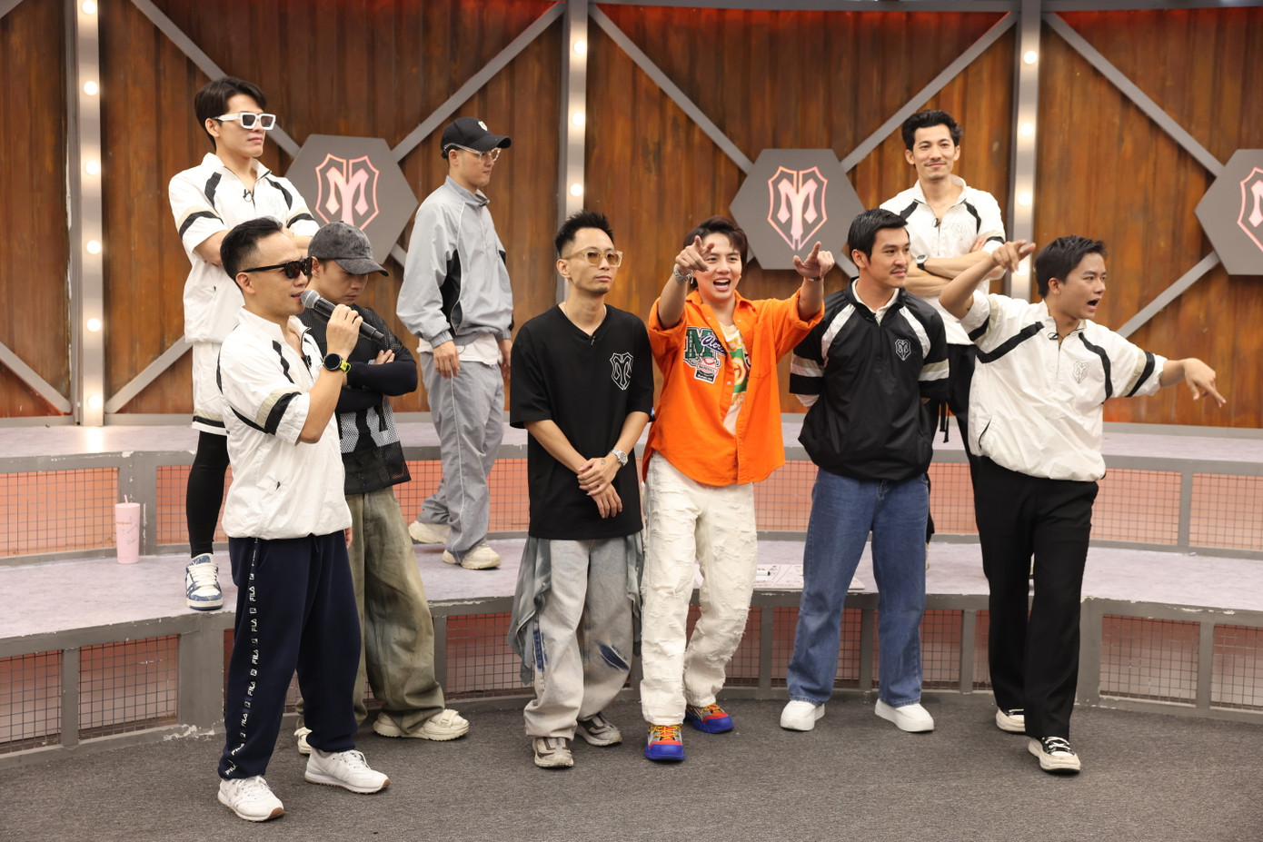 Ít anh tài chú ý tới thời trang, họ diện trang phục tập luyện mọi nơi mọi lúc. Ảnh: BTC Ít anh tài chú ý tới thời trang, họ diện trang phục tập luyện mọi nơi mọi lúc. Ảnh: BTC