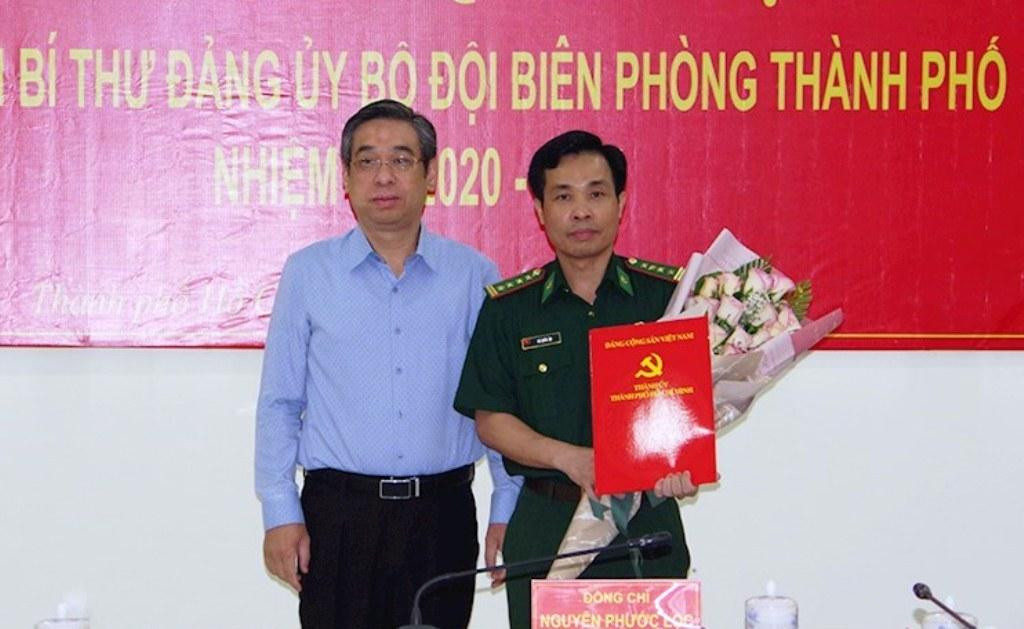 Đại tá Vũ Quốc Ân (phải). Ảnh: Thành uỷ TPHCM Đại tá Vũ Quốc Ân (phải). Ảnh: Thành uỷ TPHCM