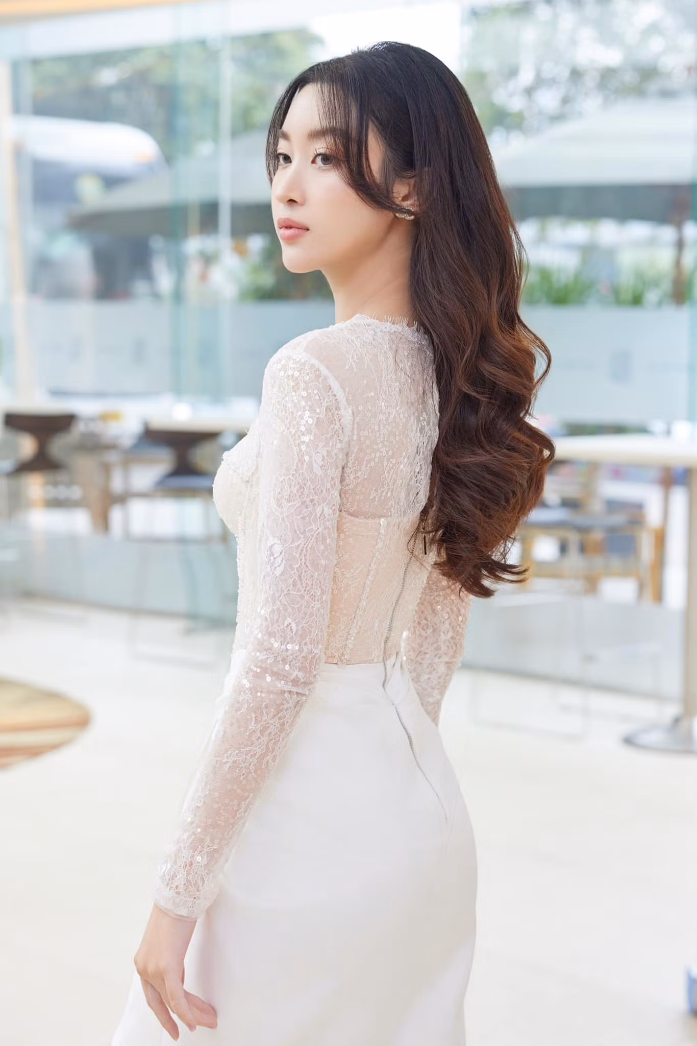 Hoa hậu Đỗ Mỹ Linh nhanh chóng lấy lại vóc dáng sau sinh. Cô cho biết tăng 17 kg quá trình mang bầu con gái đầu lòng.