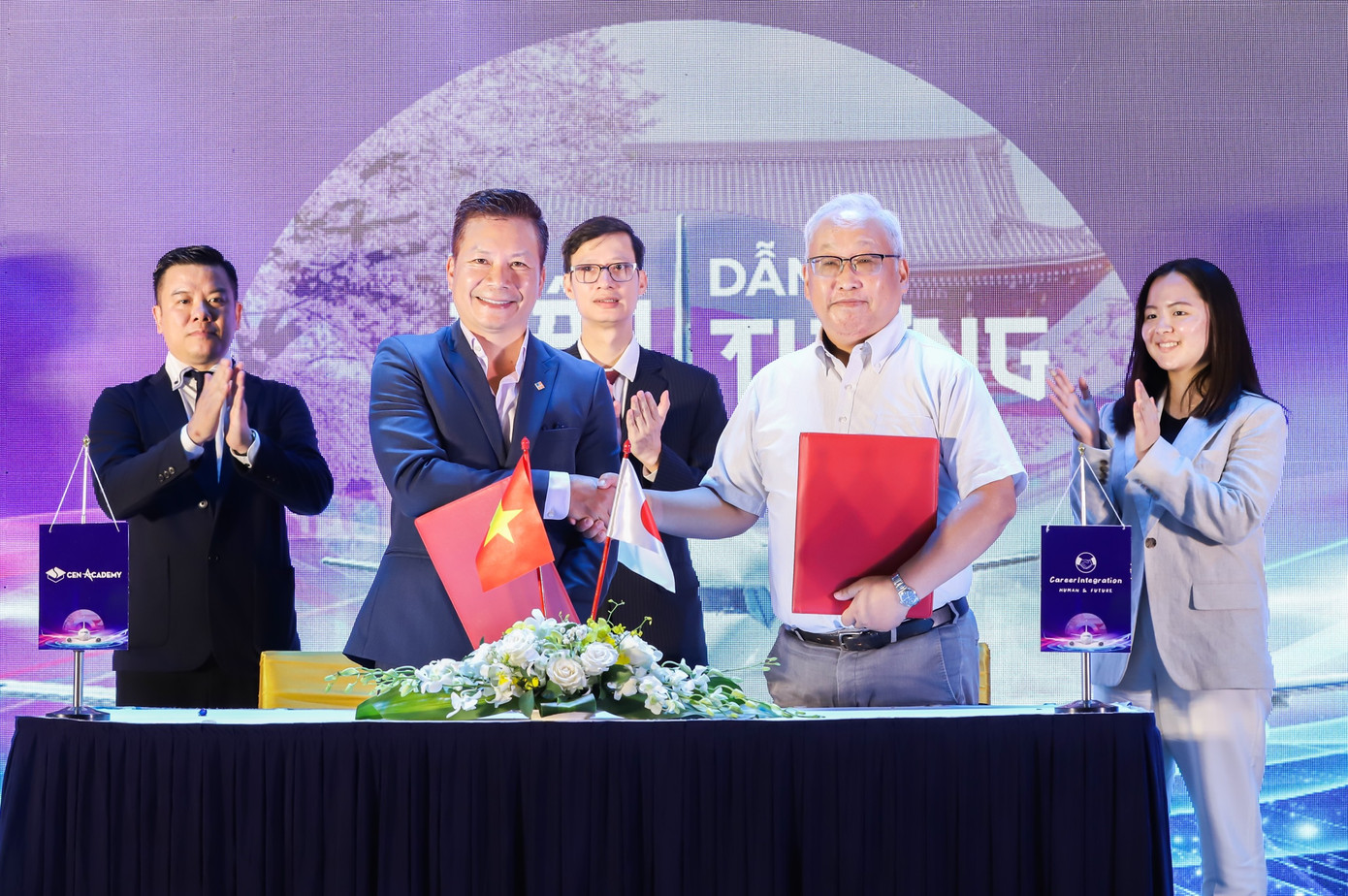 Cen Academy ký kết thỏa thuận hợp tác với các đối tác.