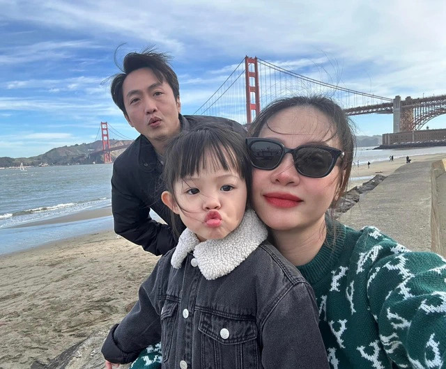 Những hình ảnh đời thường được Cường Đô la và Đàm Thu Trang chia sẻ trên trang cá nhân.