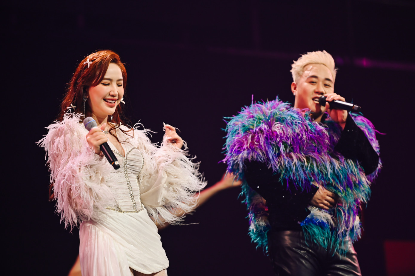 Sự thành công trong Live Concert 1689 của Trung Quân còn thể hiện qua dàn khách mời gồm Diva Mỹ Linh, Hồ Quỳnh Hương, Hương Tràm, Thuỳ Chi và Bảo Thy. Theo Trung Quân, việc mời Mỹ Linh và Hồ Quỳnh Hương đến Live Concert như một cách anh tự thử thách bản thân. Sự thành công trong Live Concert 1689 của Trung Quân còn thể hiện qua dàn khách mời gồm Diva Mỹ Linh, Hồ Quỳnh Hương, Hương Tràm, Thuỳ Chi và Bảo Thy. Theo Trung Quân, việc mời Mỹ Linh và Hồ Quỳnh Hương đến Live Concert như một cách anh tự thử thách bản thân.