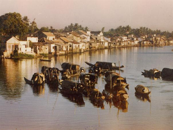 Phố cổ Bao Vinh ở hạ lưu