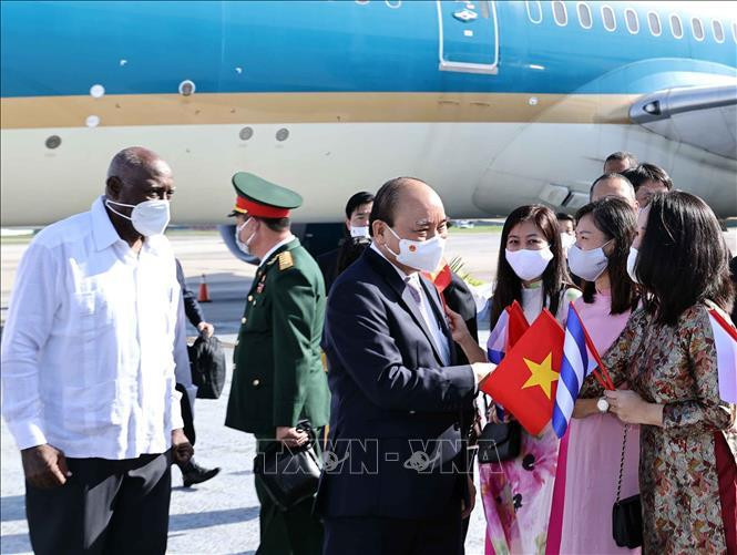 Chủ tịch nước Nguyễn Xuân Phúc tại sân bay Quốc tế Jose Marti, La Habana. Ảnh: Thống Nhất/TTXVN Chủ tịch nước Nguyễn Xuân Phúc tại sân bay Quốc tế Jose Marti, La Habana. Ảnh: Thống Nhất/TTXVN