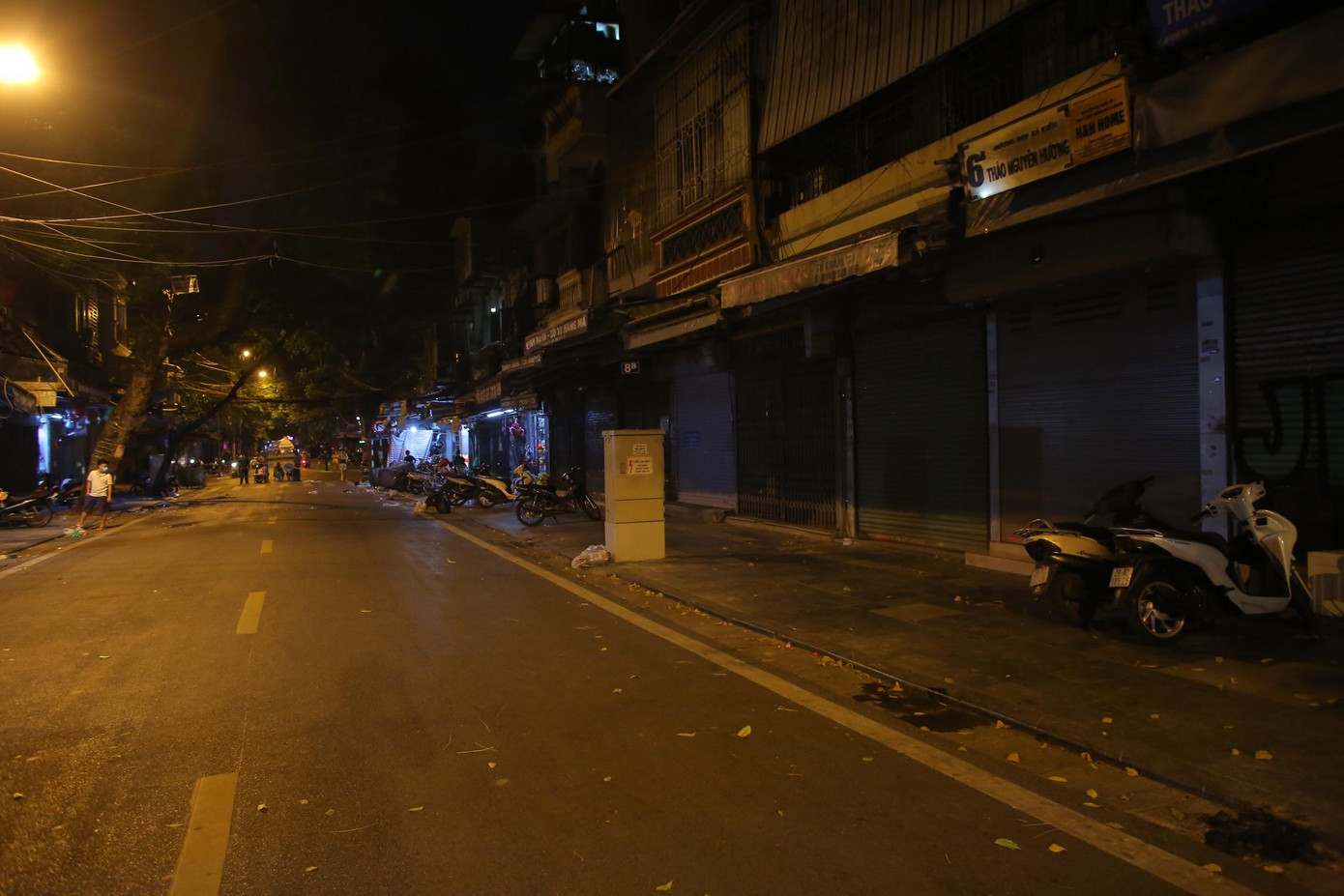 Các cửa hàng đóng cửa.