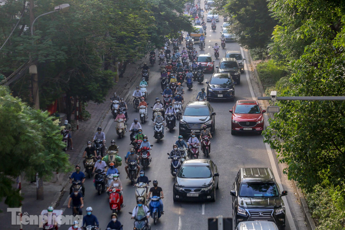 Đường Láng lúc 7h30 hôm nay.