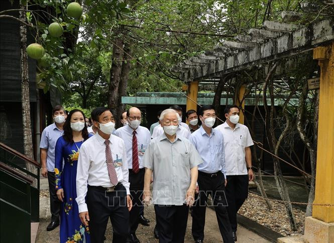 Tổng Bí thư Nguyễn Phú Trọng thăm nơi ở và làm việc của Chủ tịch Hồ Chí Minh. Ảnh: Trí Dũng/TTXVN Tổng Bí thư Nguyễn Phú Trọng thăm nơi ở và làm việc của Chủ tịch Hồ Chí Minh. Ảnh: Trí Dũng/TTXVN