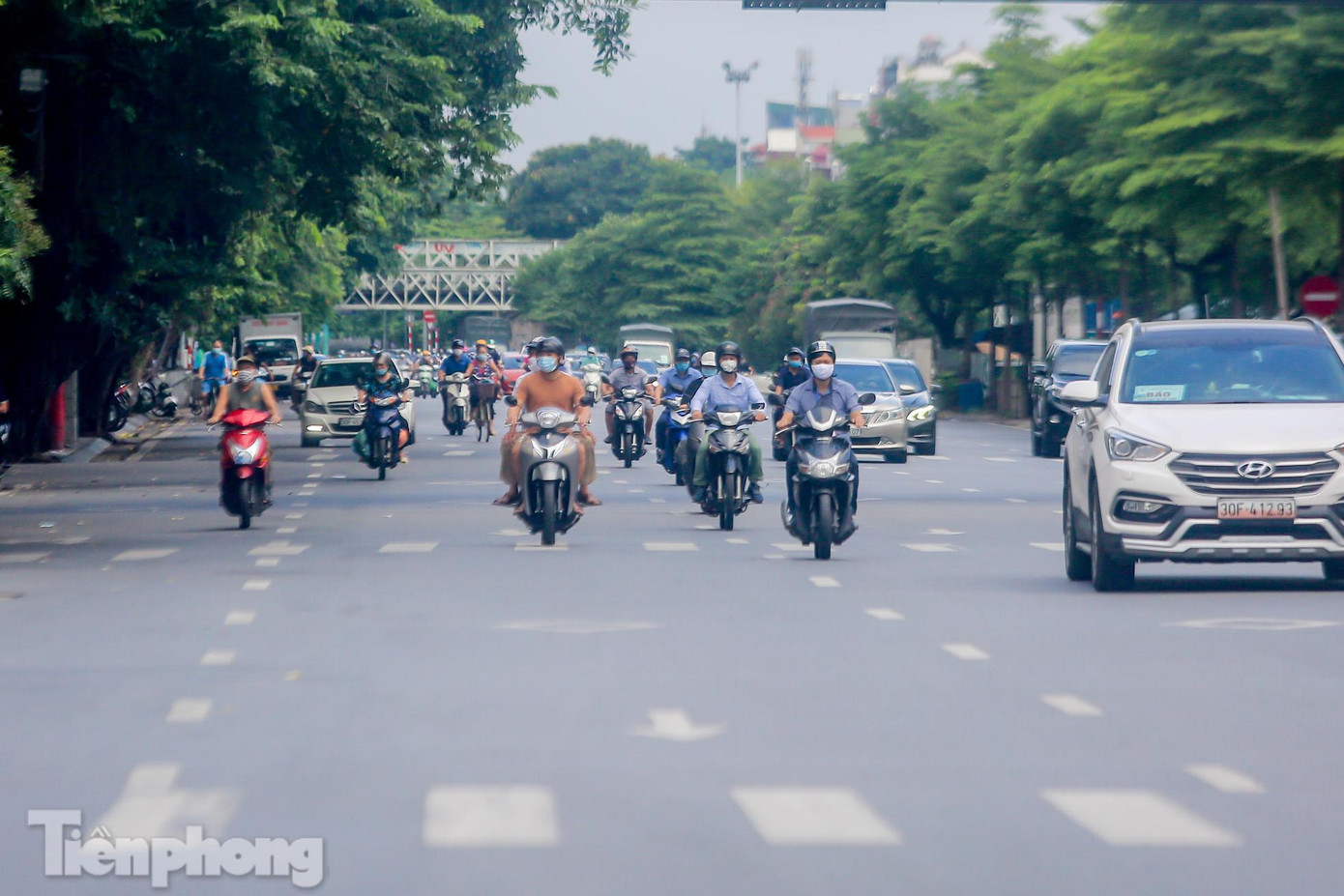Đường Trần Nhật Duật đi lại dễ dàng sau khi dỡ chốt "vùng đỏ". Đường Trần Nhật Duật đi lại dễ dàng sau khi dỡ chốt "vùng đỏ".