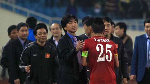 'Mối tình sét đánh' giữa HLV Miura và Huy Toàn ảnh 1