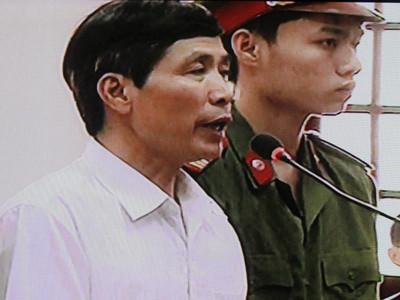 Ông Khanh bị tuyên 30 tháng tù tại phiên sơ thẩm