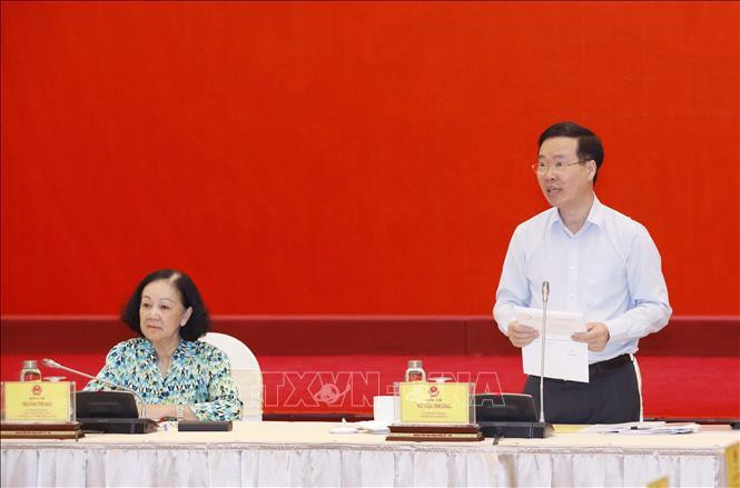 Thường trực Ban Bí thư Võ Văn Thưởng và Trưởng ban Tổ chức Trung ương Trương Thị Mai chủ trì hội nghị (ảnh TTXVN)