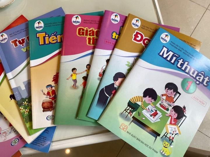 Sách giáo khoa (ảnh minh họa)