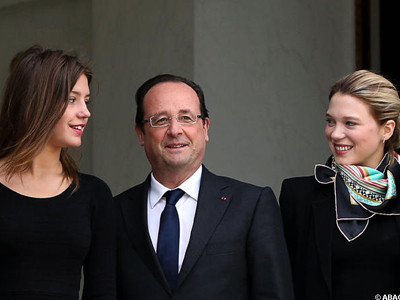 Tổng thống Pháp cùng hai diễn viên chính phim “Cuộc sống của Adèle” 