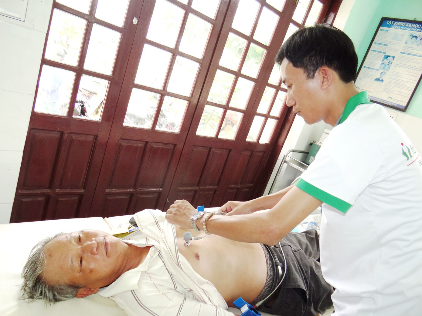 CLB Thầy thuốc trẻ Quảng Nam khám, chữa bệnh miễn phí cho 500 người có công với cách mạng