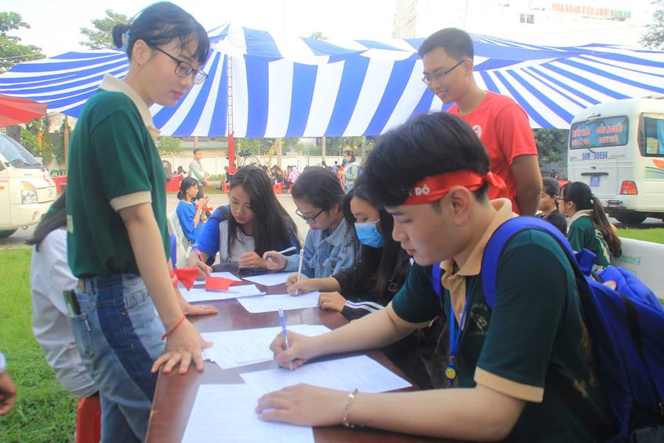 Chủ nhật Đỏ đồng loạt diễn ra ở nhiều tỉnh, thành ảnh 48