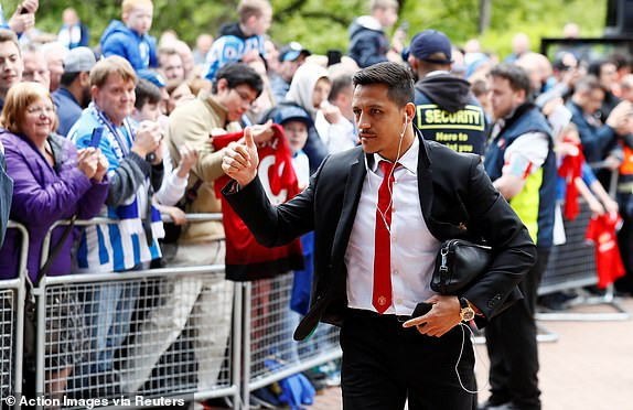 Chia điểm với đội bét bảng, M.U hết cơ hội dự Champions League ảnh 6