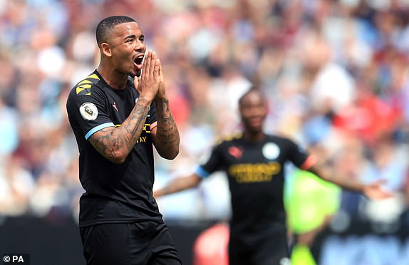 Sterling lập hat-trick, Man City vùi dập West Ham ảnh 12