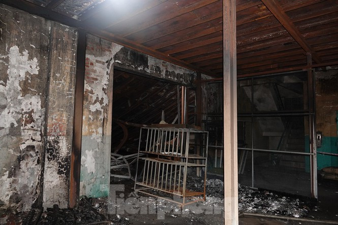 Nhà xưởng công ty Rạng Đông cháy do chập điện bóng đèn ảnh 7