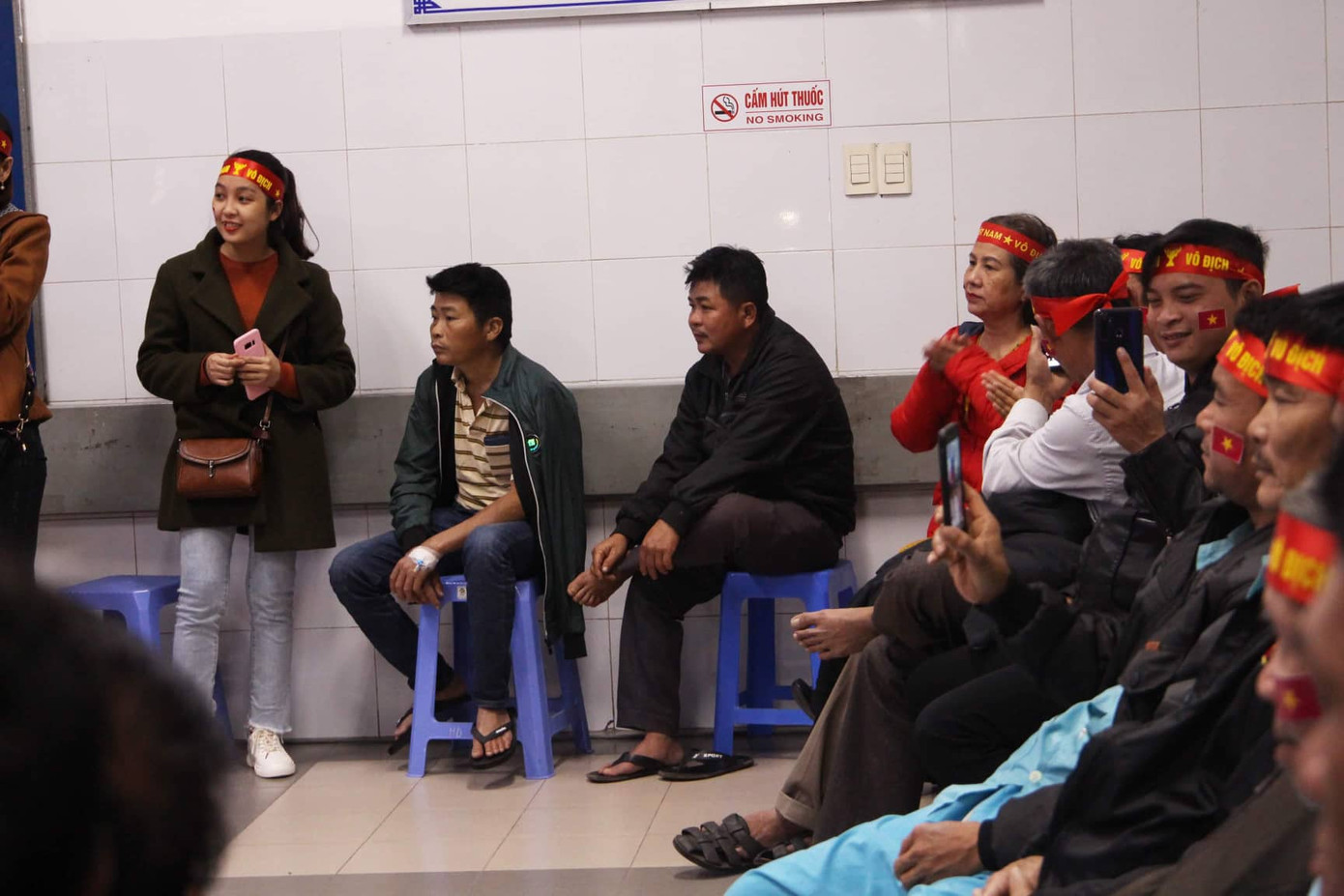 Triệu cổ động viên hò reo ăn mừng U22 Việt Nam vô địch SEA Games 30 ảnh 43