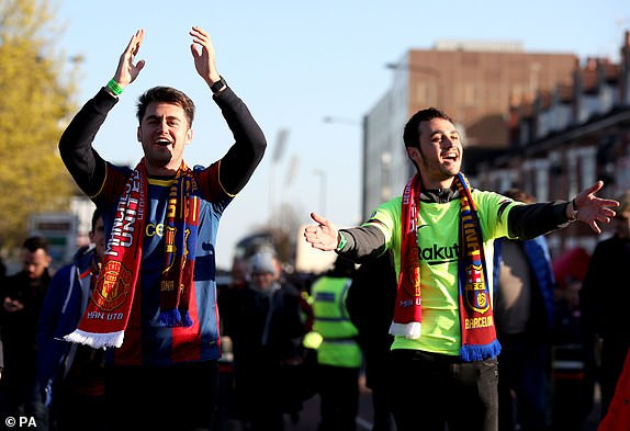 Luke Shaw phản lưới nhà, MU thất thủ trước Barcelona ảnh 6