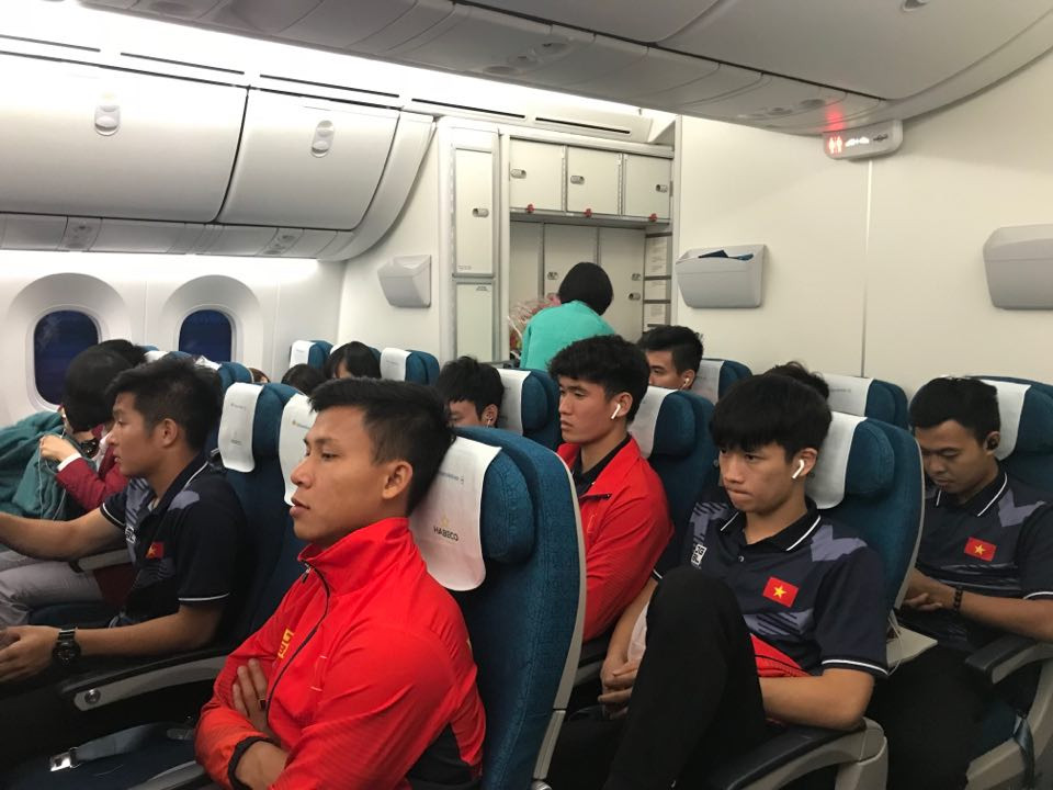 Các nhà vô địch SEA Games về đến Hà Nội ảnh 55