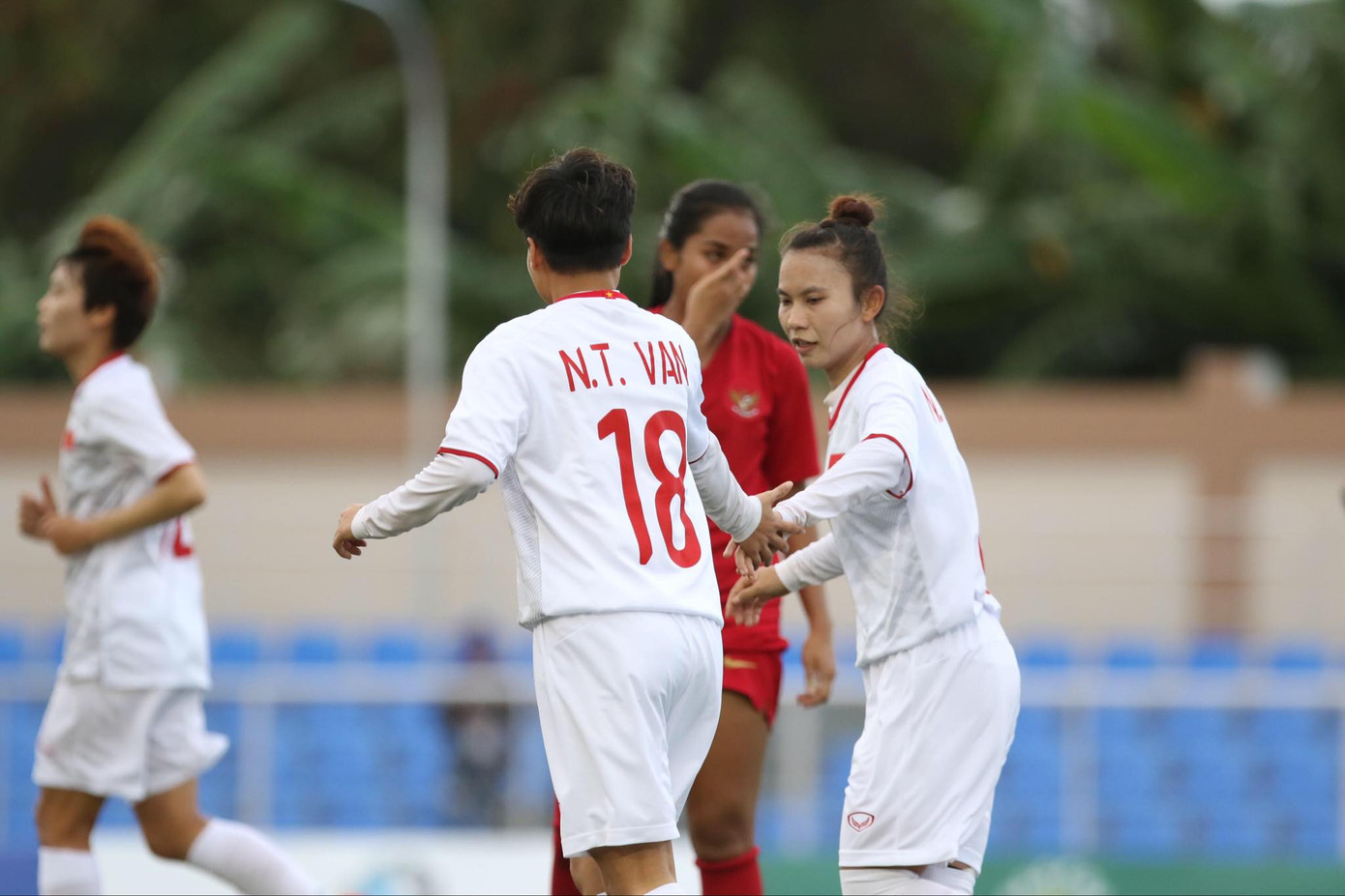 Thắng Indonesia 6-0, tuyển nữ Việt Nam vào bán kết SEA Games 30 ảnh 6