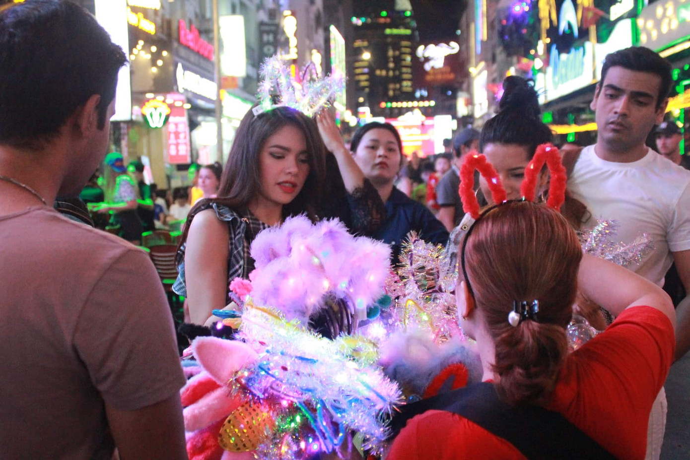 Pháo hoa rực sáng đón năm mới 2020 ảnh 29