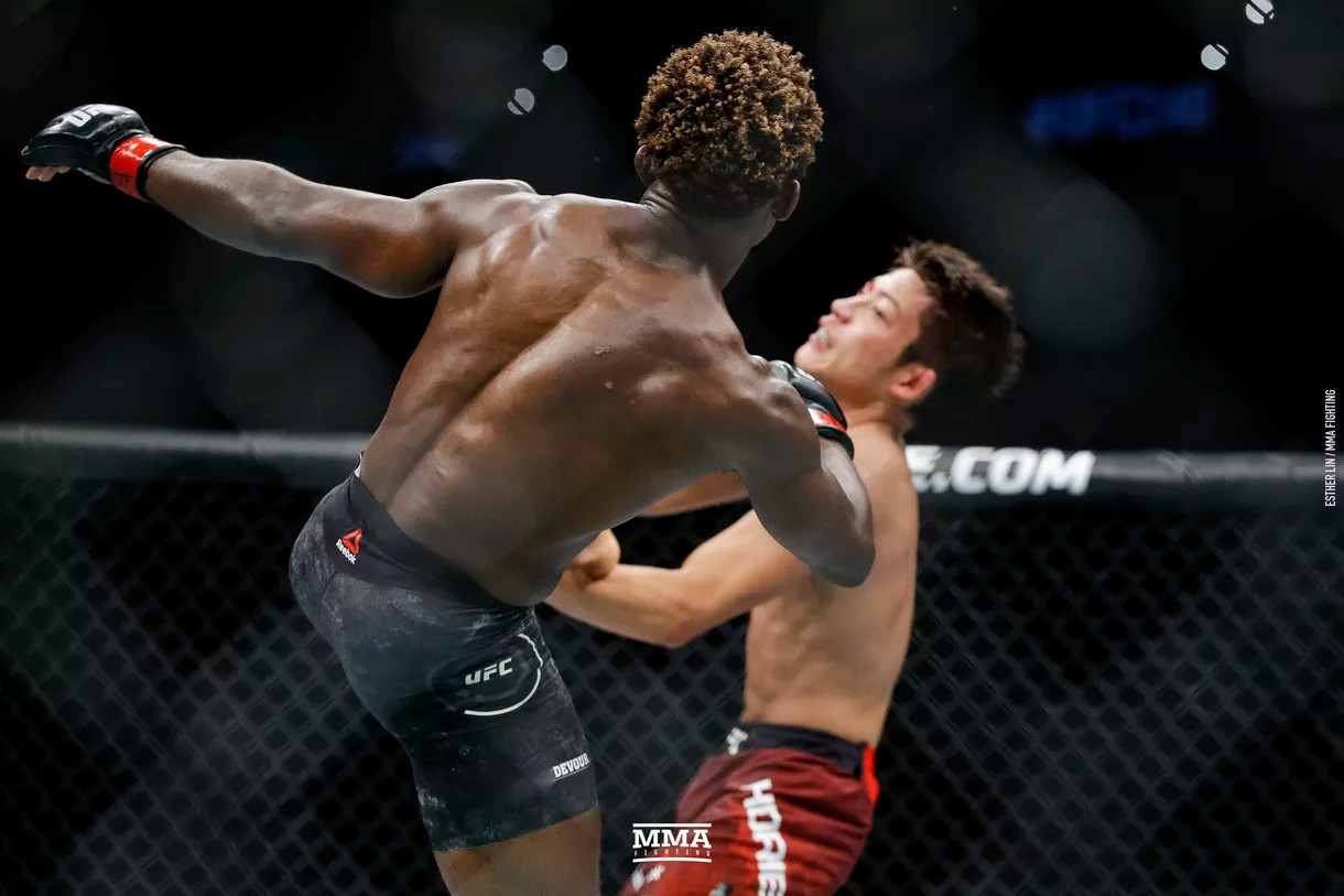 Dùng bàng long cước, võ sĩ MMA đá cao thủ người Nhật ngã ngồi ảnh 10