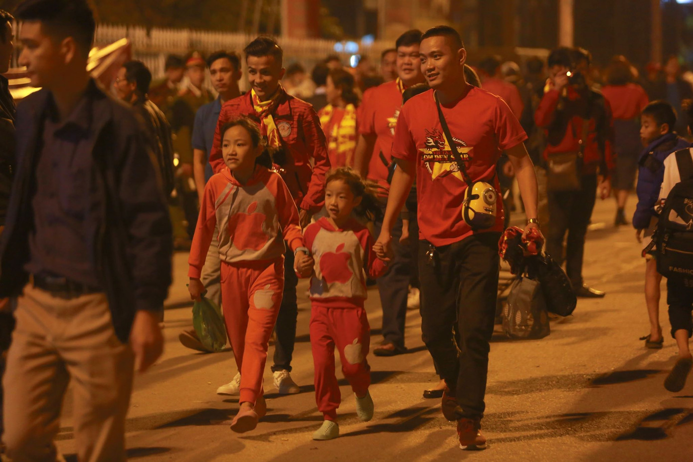 Đánh bại UAE, tuyển Việt Nam lên đầu bảng ảnh 11