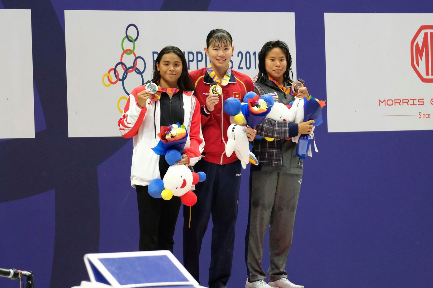 SEA Games 4/12: Huy Hoàng phá kỷ lục SEA Games, Phương Thành lập cú đúp vàng ảnh 2