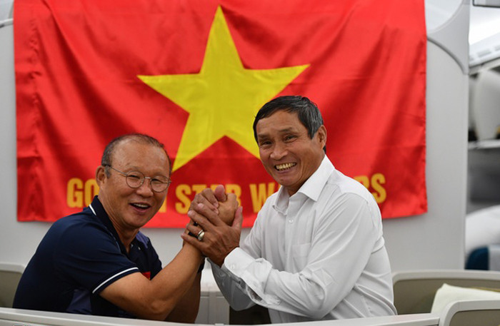 Các nhà vô địch SEA Games về đến Hà Nội ảnh 58