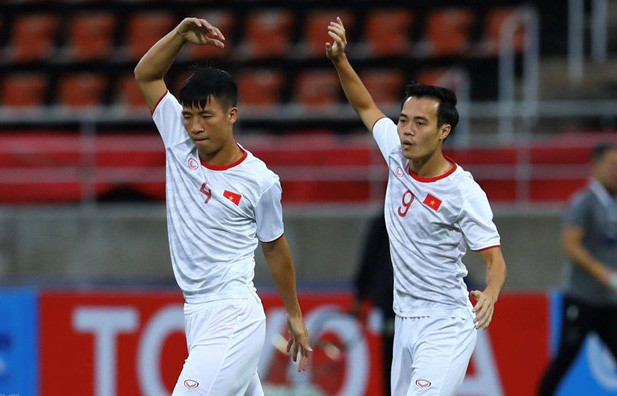 HLV Park Hang Seo lĩnh thẻ, tuyển Việt Nam chia điểm với Thái Lan ảnh 15