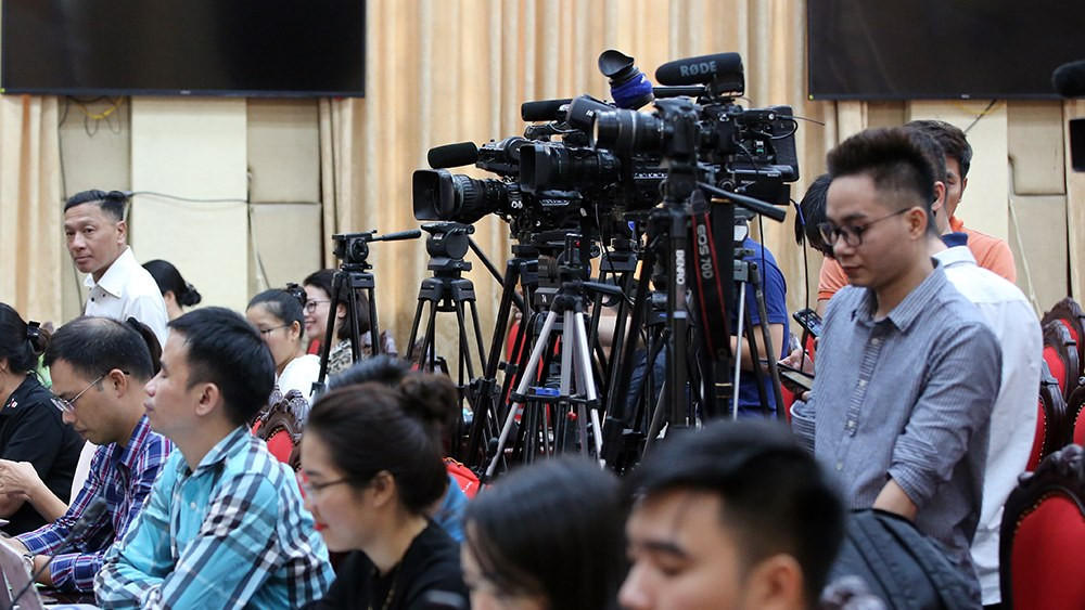 Nhà xưởng công ty Rạng Đông cháy do chập điện bóng đèn ảnh 24