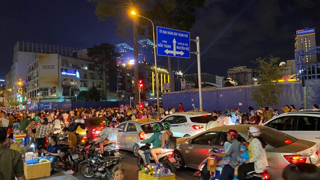 Pháo hoa rực sáng đón năm mới 2020 ảnh 16