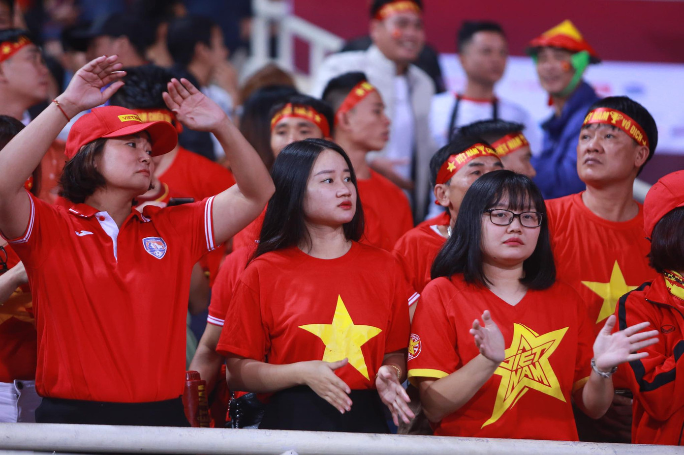 Đánh bại UAE, tuyển Việt Nam lên đầu bảng ảnh 21