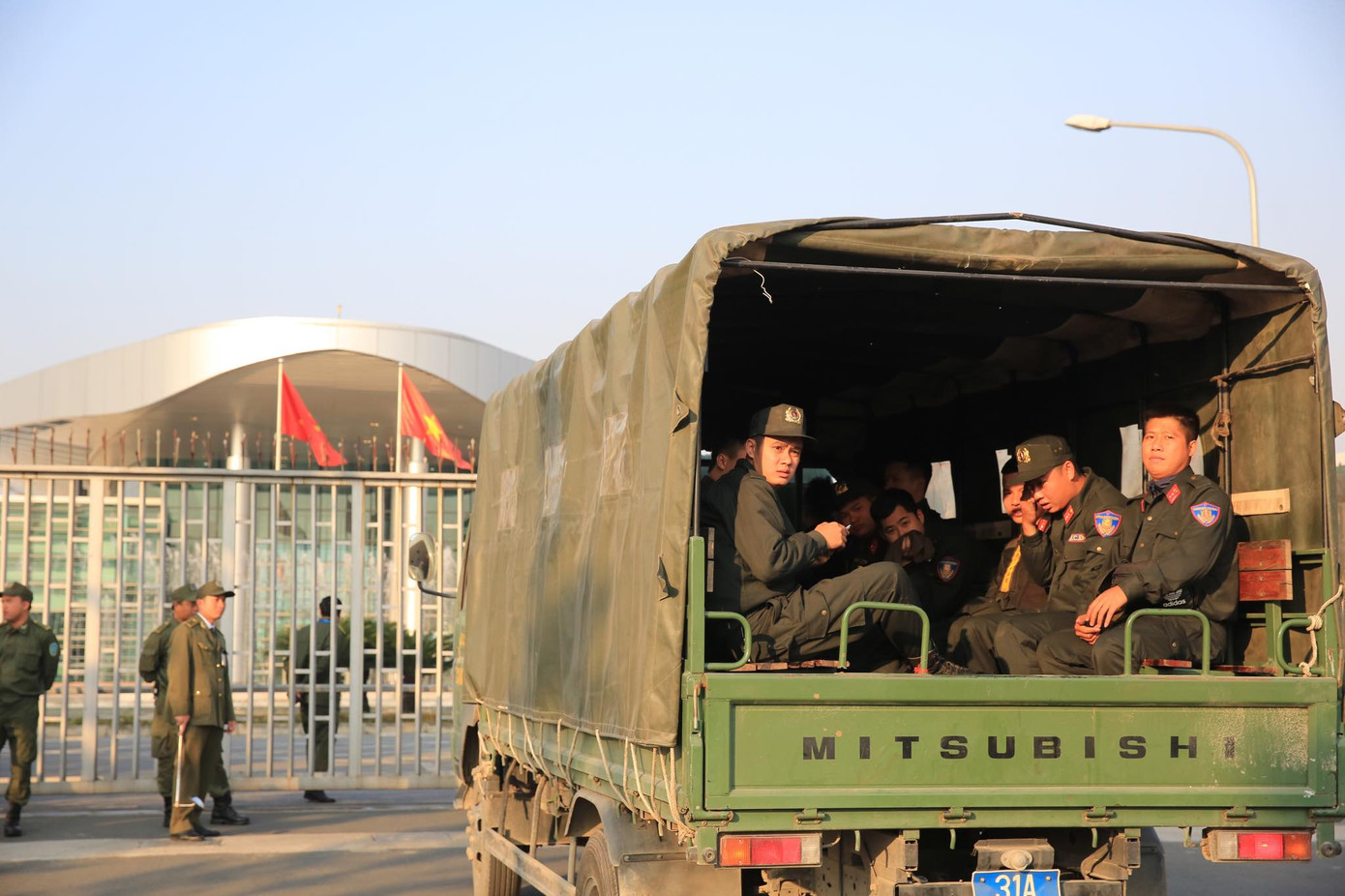 Các nhà vô địch SEA Games về đến Hà Nội ảnh 49