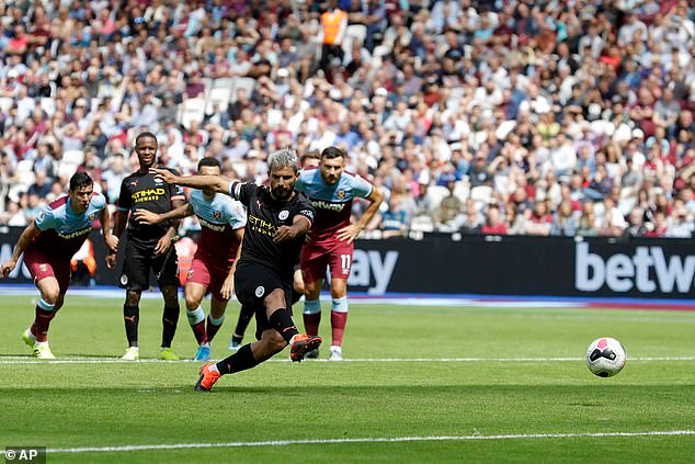 Sterling lập hat-trick, Man City vùi dập West Ham ảnh 14