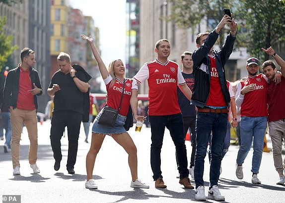 VAR 'lên tiếng', Arsenal chia điểm với Tottenham ảnh 3
