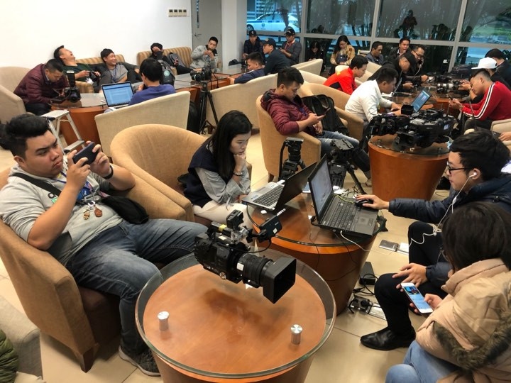 Các nhà vô địch SEA Games về đến Hà Nội ảnh 26