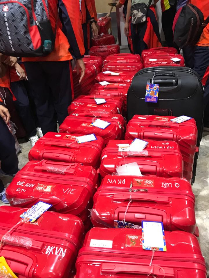 Các nhà vô địch SEA Games về đến Hà Nội ảnh 65