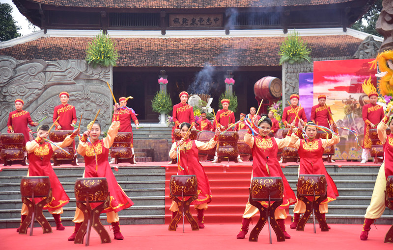 Trống hội chào mừng lễ hội kỷ niệm Trống hội chào mừng lễ hội kỷ niệm