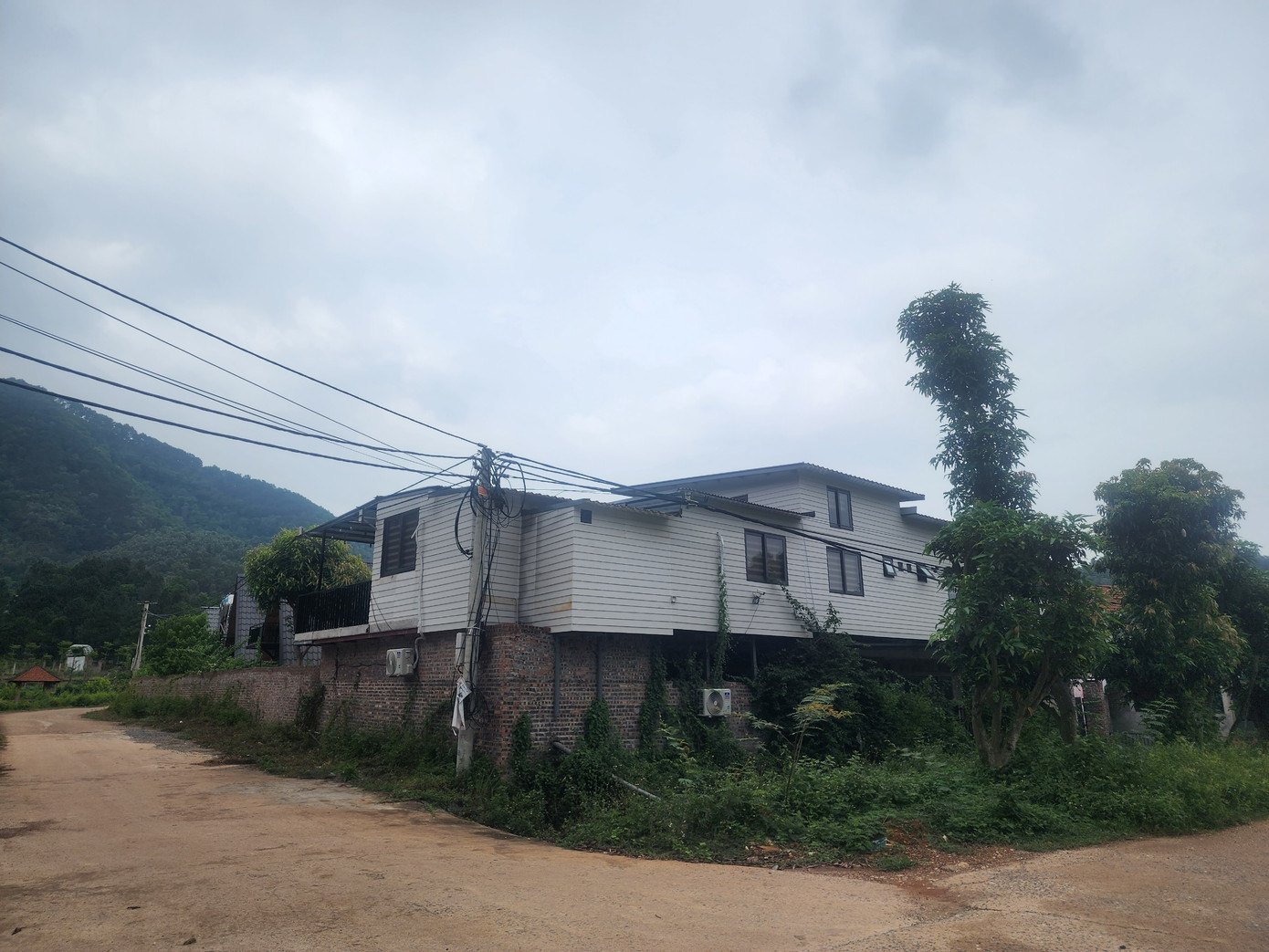 Một công trình homestay xây dựng ven hồ Ban Tiện, xã Minh Phú, huyện Sóc Sơn. Một công trình homestay xây dựng ven hồ Ban Tiện, xã Minh Phú, huyện Sóc Sơn.