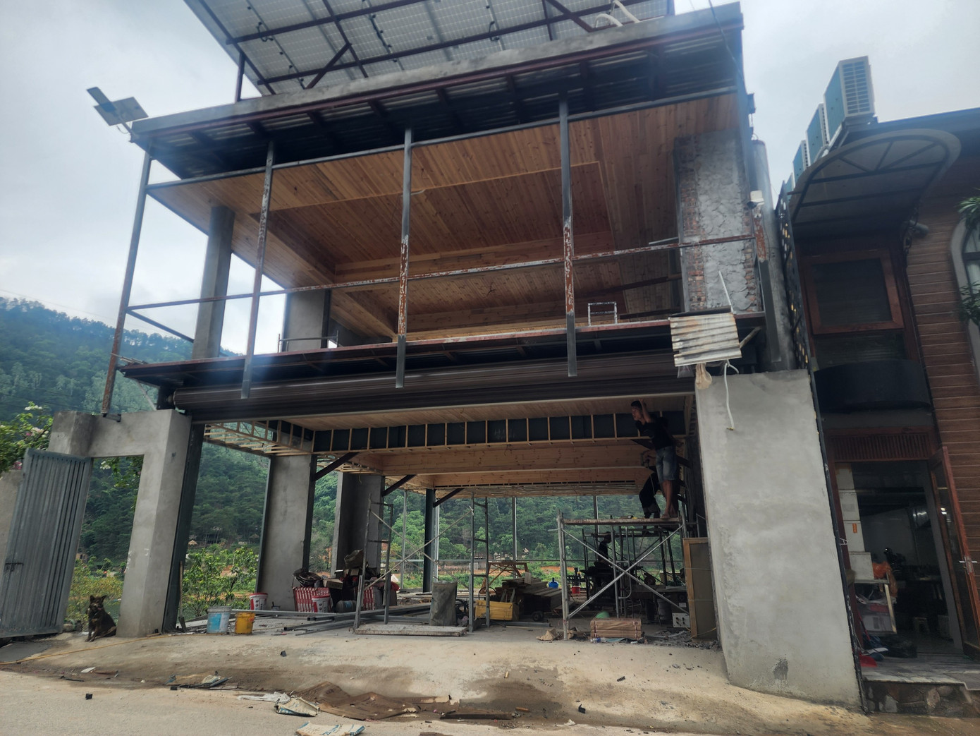 Đại diện UBND huyện Sóc Sơn cho rằng để xử lý căn cơ, huyện đang rà soát, điều chỉnh quy hoạch rừng