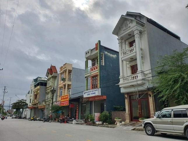 Lô đất công bị bán trái thẩm quyền hiện đã được các hộ dân xây nhà kiên cố