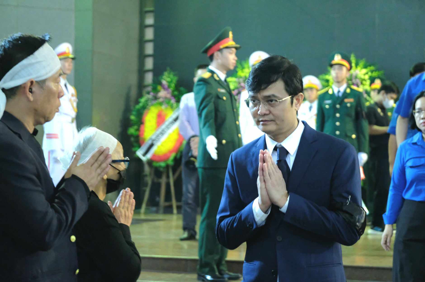 Bí thư thứ nhất Trung ương Đoàn Bùi Quang Huy chia buồn với gia quyến đồng chí Vũ Khoan.